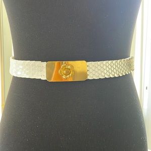 Vintage/retro White elastic belt